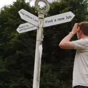 Welke kant ga ik op; zet ik de baan naar mijn hand of zoek ik iets anders? Vorm je werk naar je eigen hand en creëer werk dat bij je past