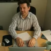 met een contract voor onbeplaade tijd Met een contract voor onbepaalde tijd ben je nog niet zeker van een baan